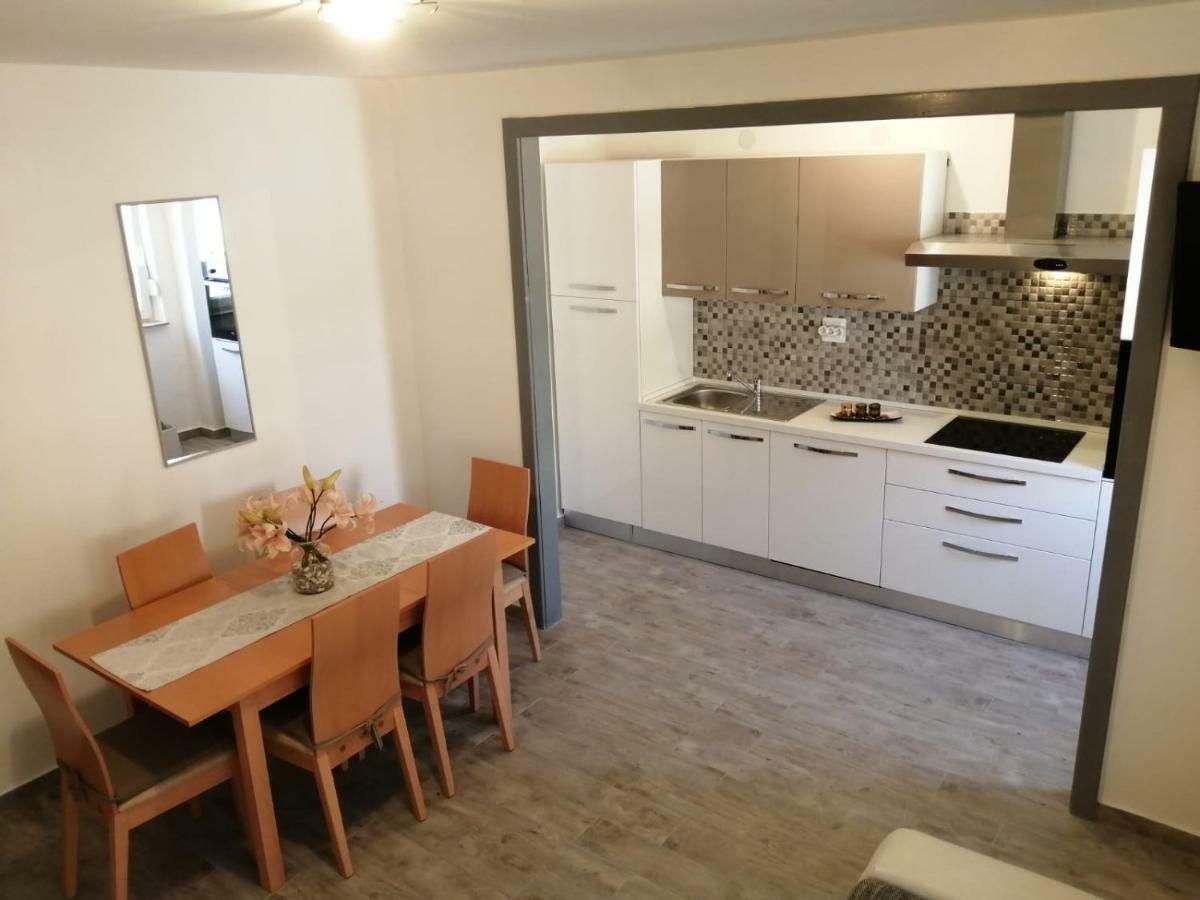 Apartman Marta Podstrana Eksteriør bilde